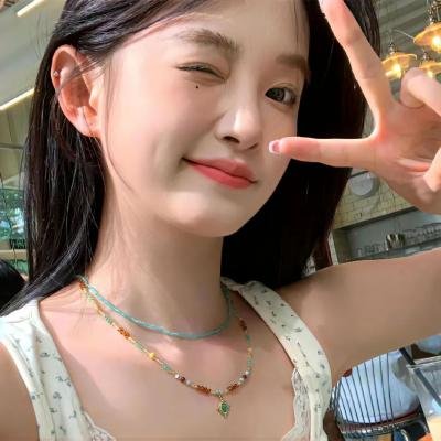 葡萄架下的女神